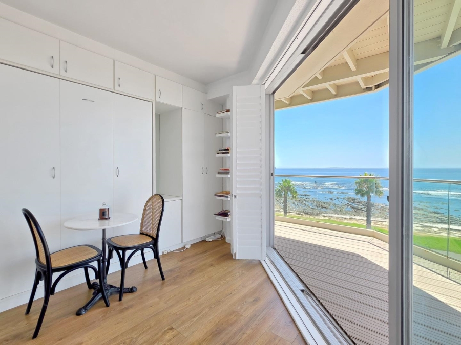 To Let 2 Bedroom Property for Rent in Mouille Point Western Cape